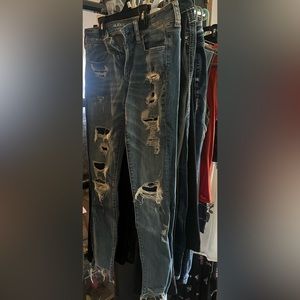 American Eagle size 6 long skinny distressed jeans